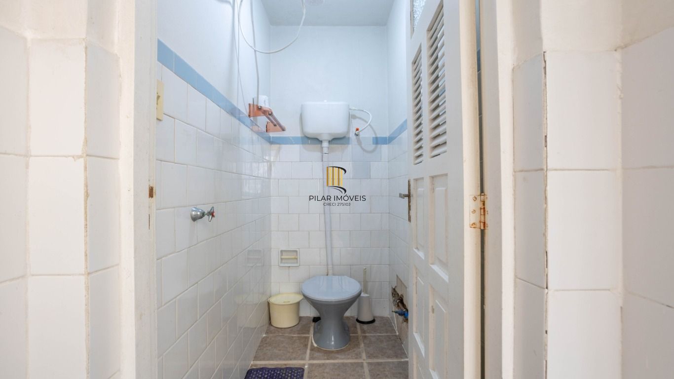 Apartamento térreo com pátio à venda no Bom Fim – 2 dormitórios e dependência