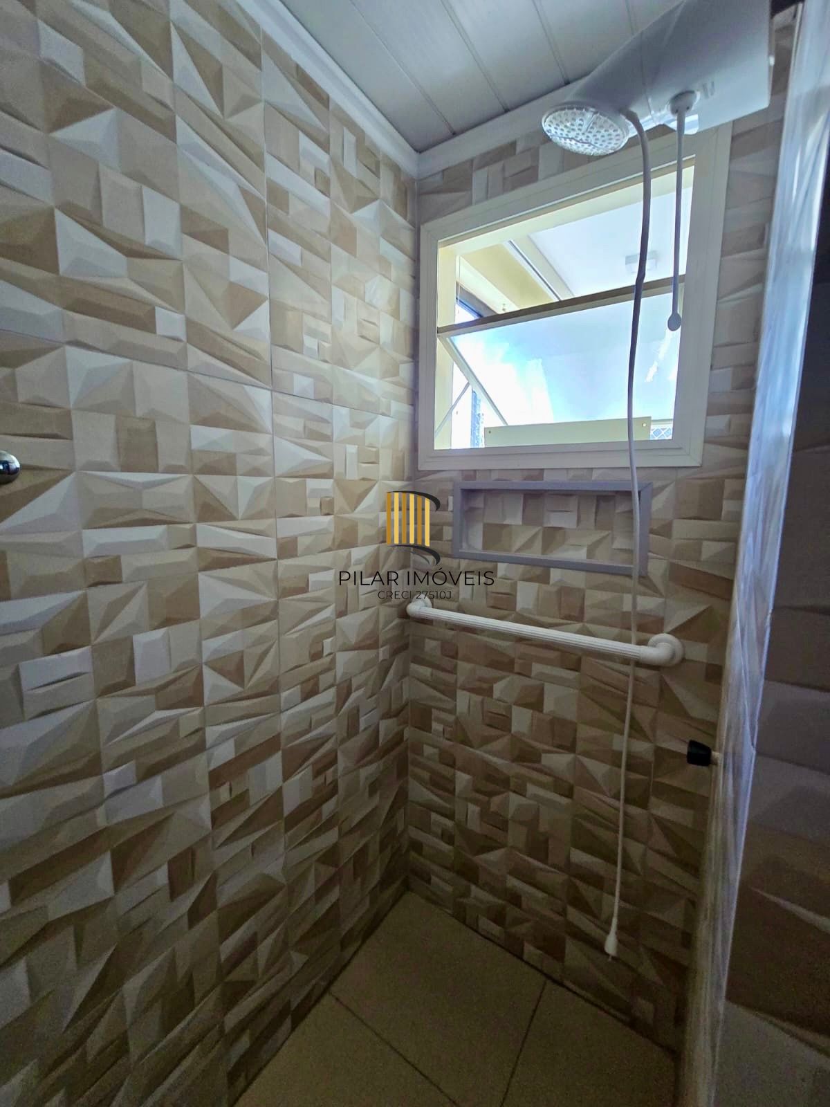 Apartamento de 2 dormitórios, 1 vaga, elevador no bairro Sarandi