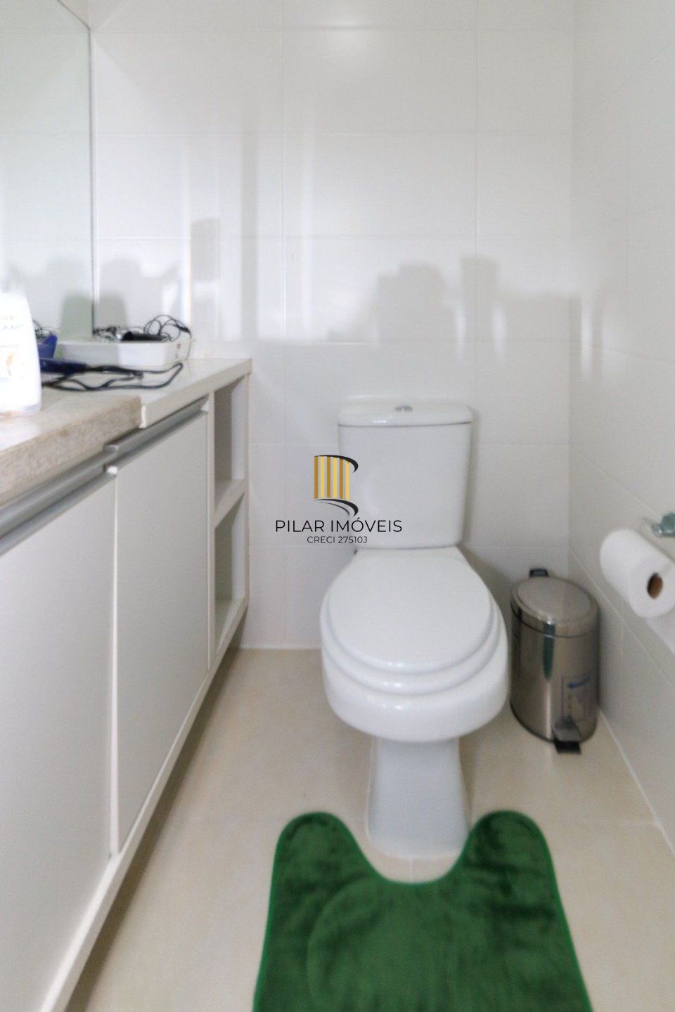 Casa em condomínio com 2 quartos e 2 vagas no bairro Marechal Rondon em Canoas.