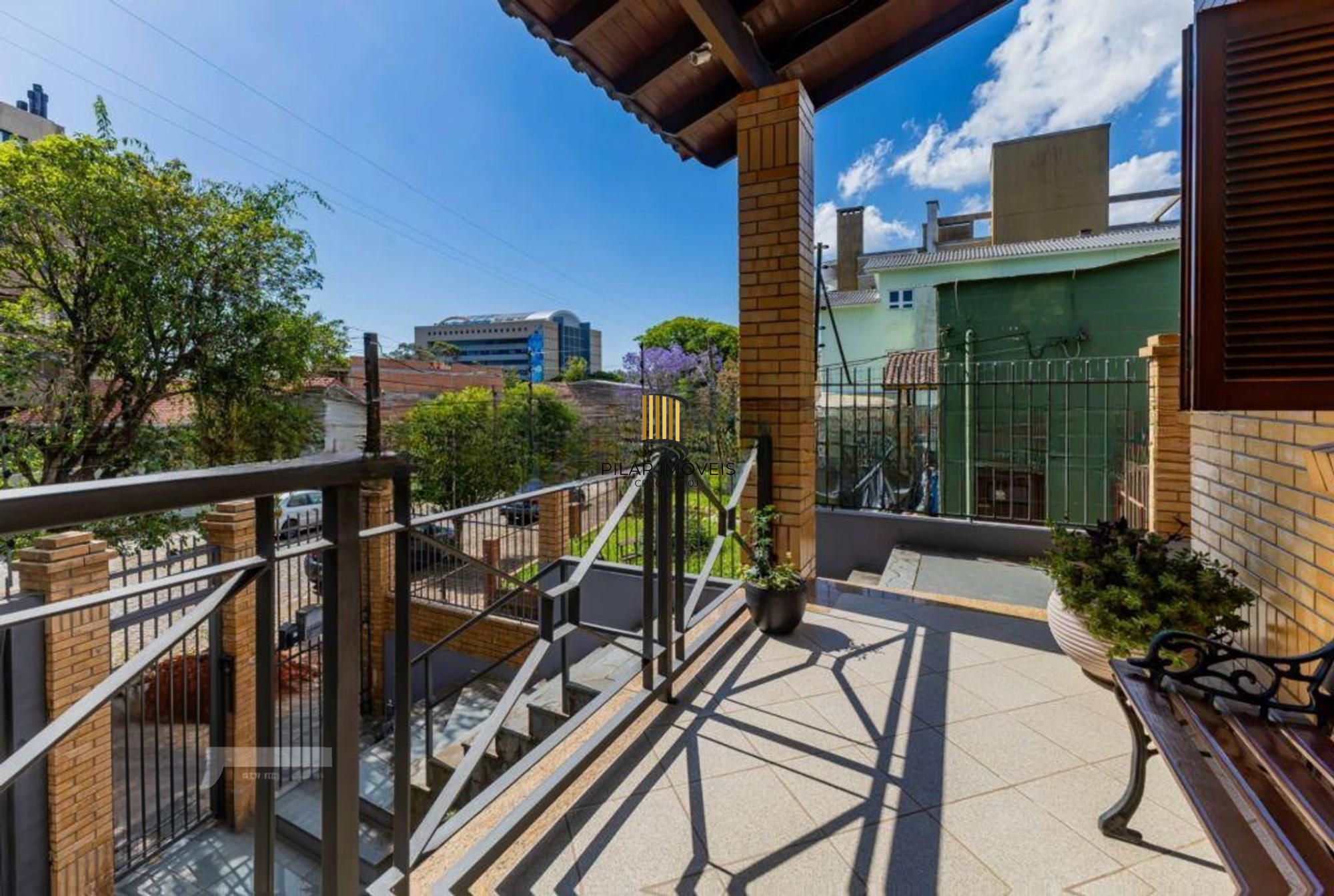 Casa com 1.640,00m², 3 dormitórios, 4 vagas à venda Rua Marista.