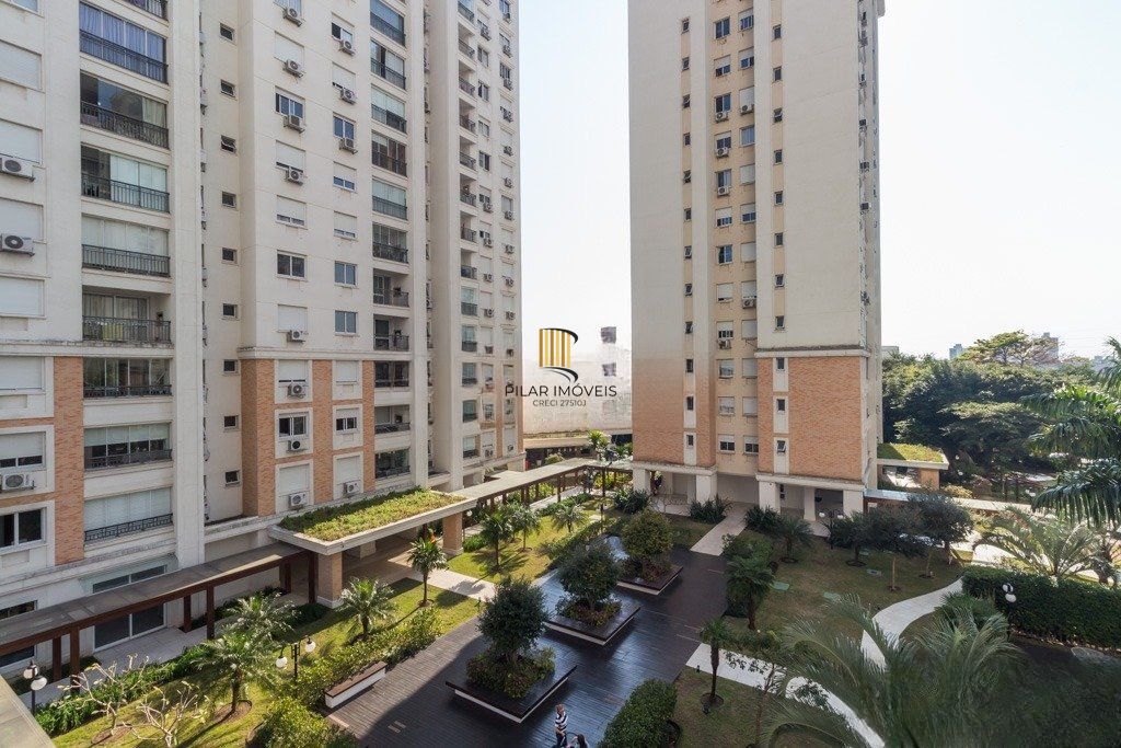 Apartamento com 3 dormitórios, 1 suíte, 1 vaga e elevador no Passo da Areia