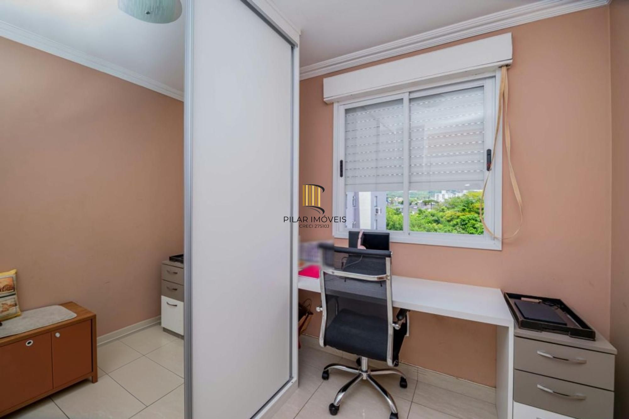 Apartamento semi mobiliado de 3 quartos, elevador, 1 vaga no bairro Cavalhada