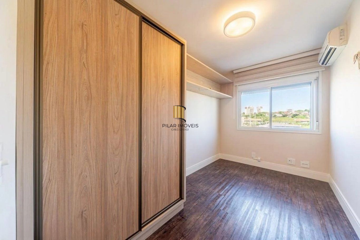 Apartamento 2 Dormitórios, Suíte, 2 vagas e elevador no Passo da Areia