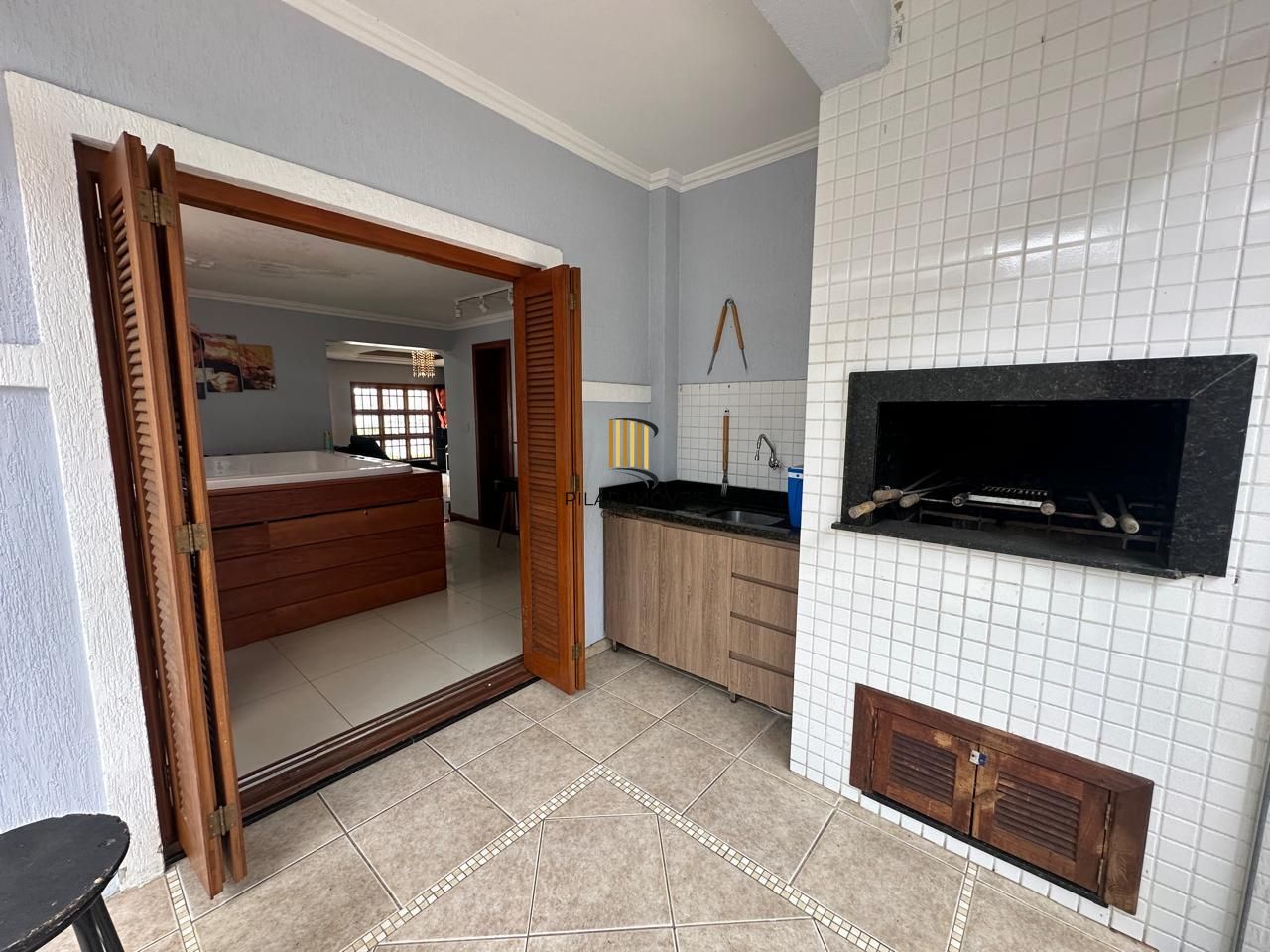 Casa Alto Padrão Mobiliada com Jacuzie Suíte Master