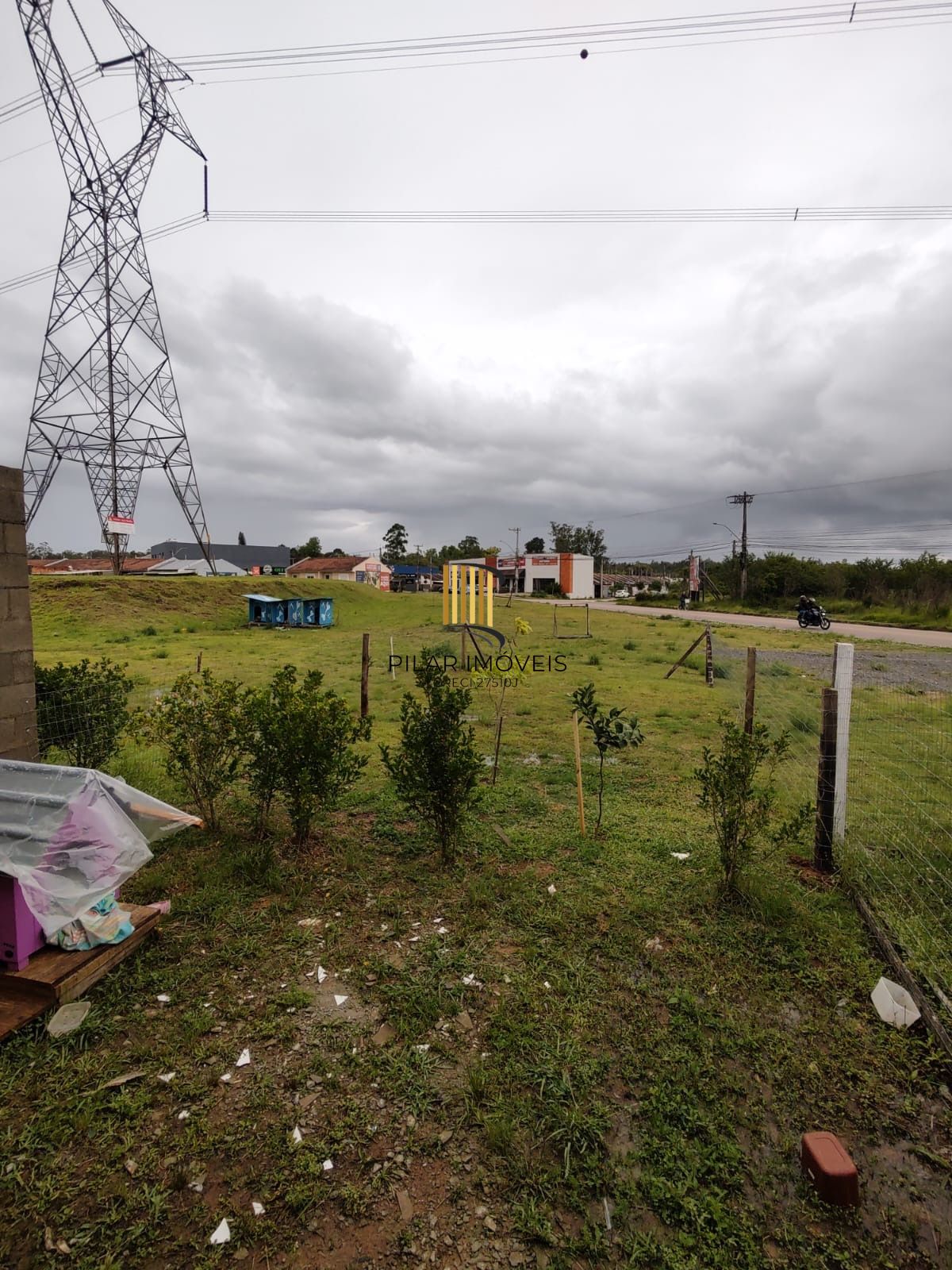 Casa Sobrado semi mobiliada com 2 dormitórios Avenida Juca Batista 115m2