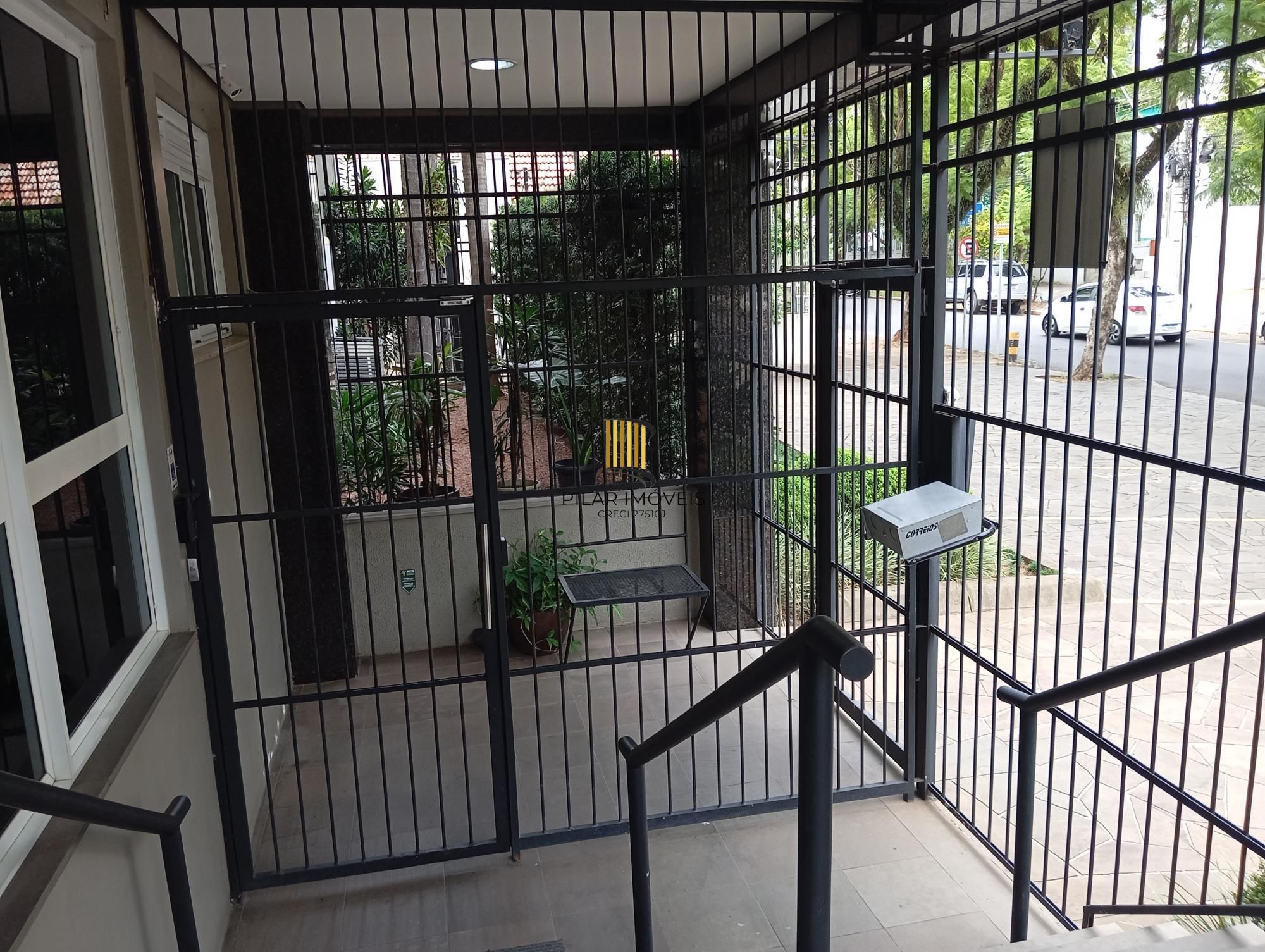 Apartamento com 2 Dormitórios, Vaga Dupla e Elevador no Floresta