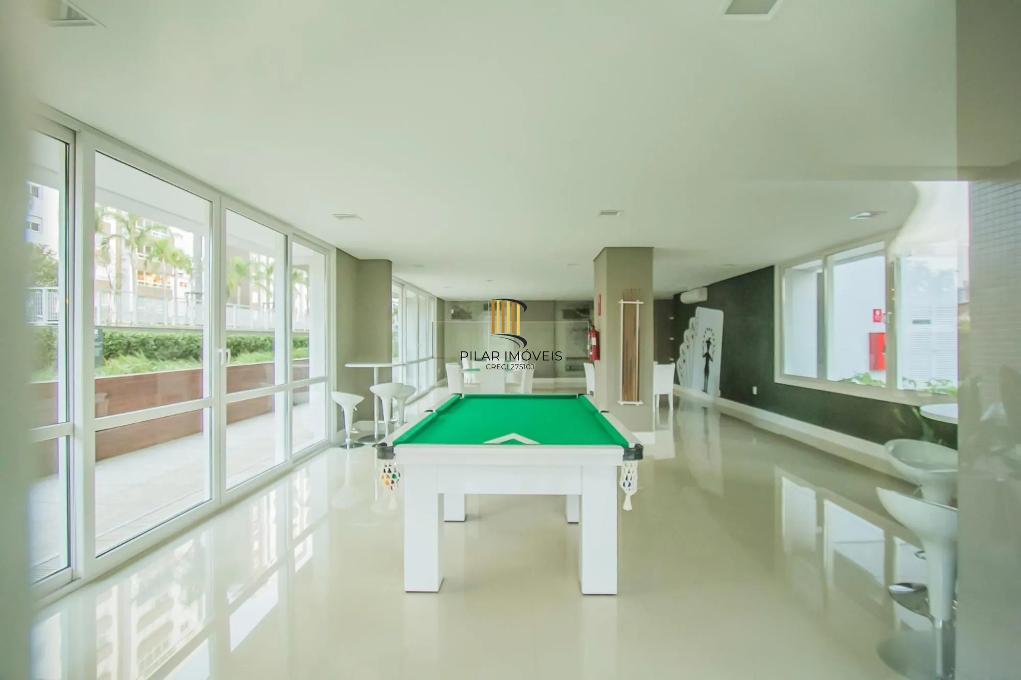 Apartamento com 3 quartos, 3 suítes e 128m² à venda em Menino Deus.
