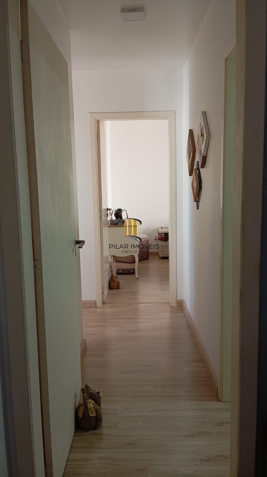 Apartamento térreo com 3 dormitórios e 2 vagas no Bairro Cristo Redentor