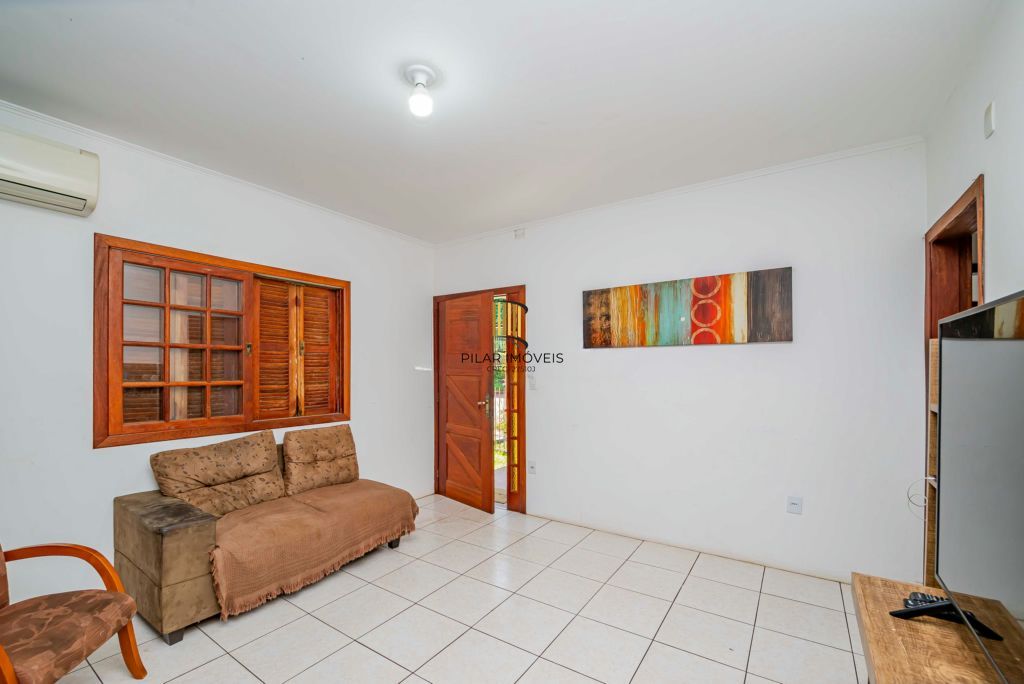 Casa com 3 quartos e 4 vagas à venda em Vila Nova