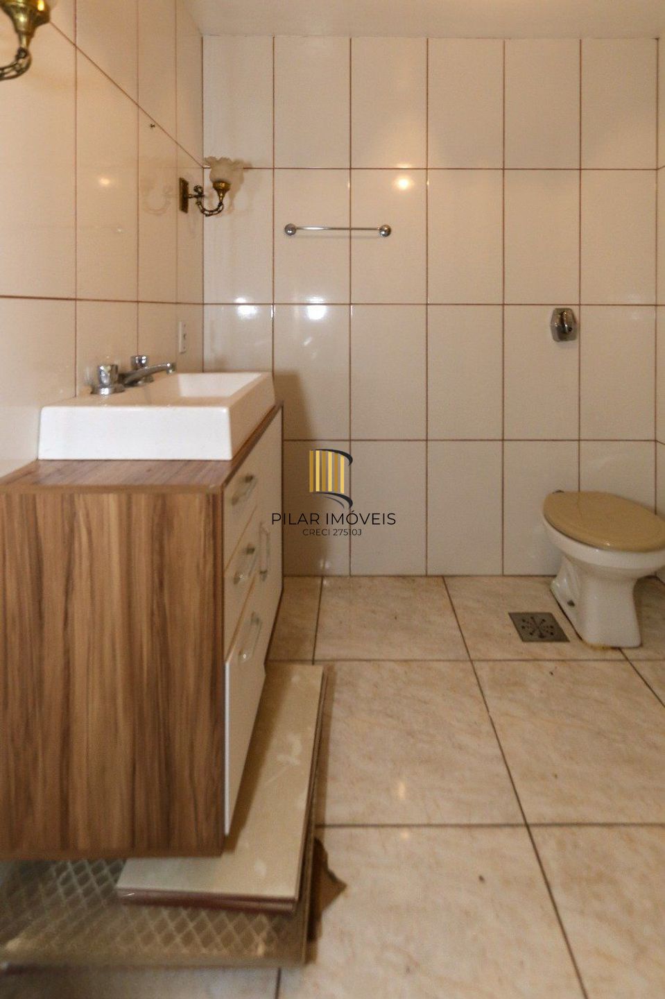 Apartamento com 2 quartos, elevador no centro de Canoas.