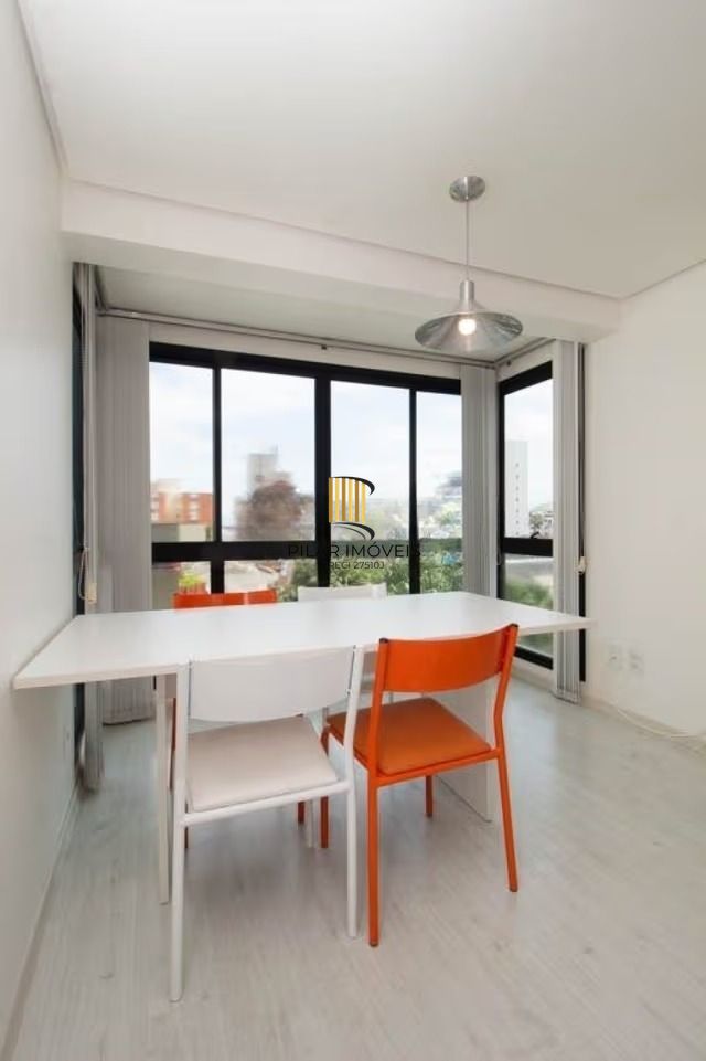 Apartamento de 1 dormitório e elevador no bairro Menino Deus Porto Alegre.