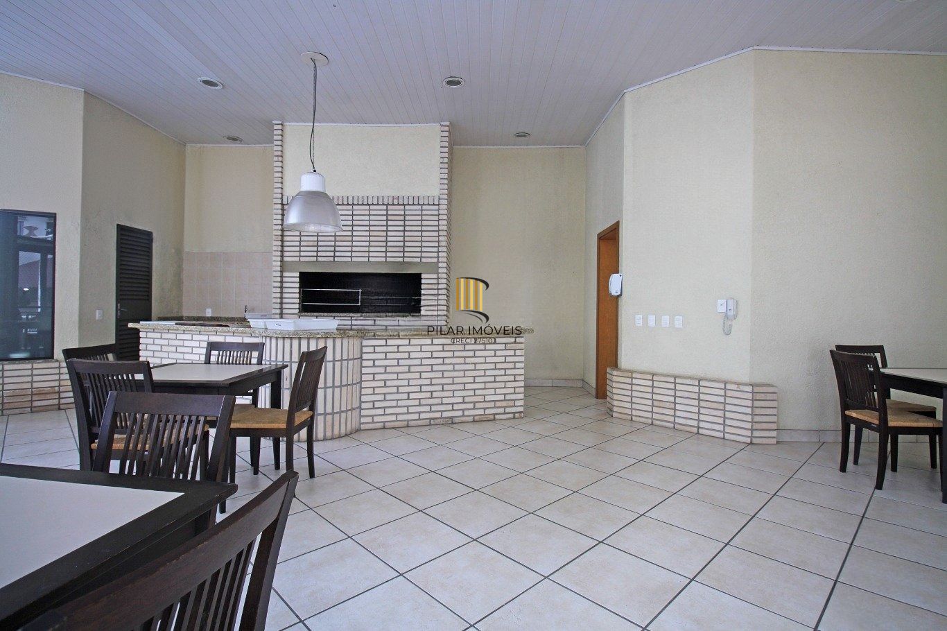 Apartamento com 3 quartos, 1 suíte e 2 vagas de garagem no Bairro Passo D'Areia