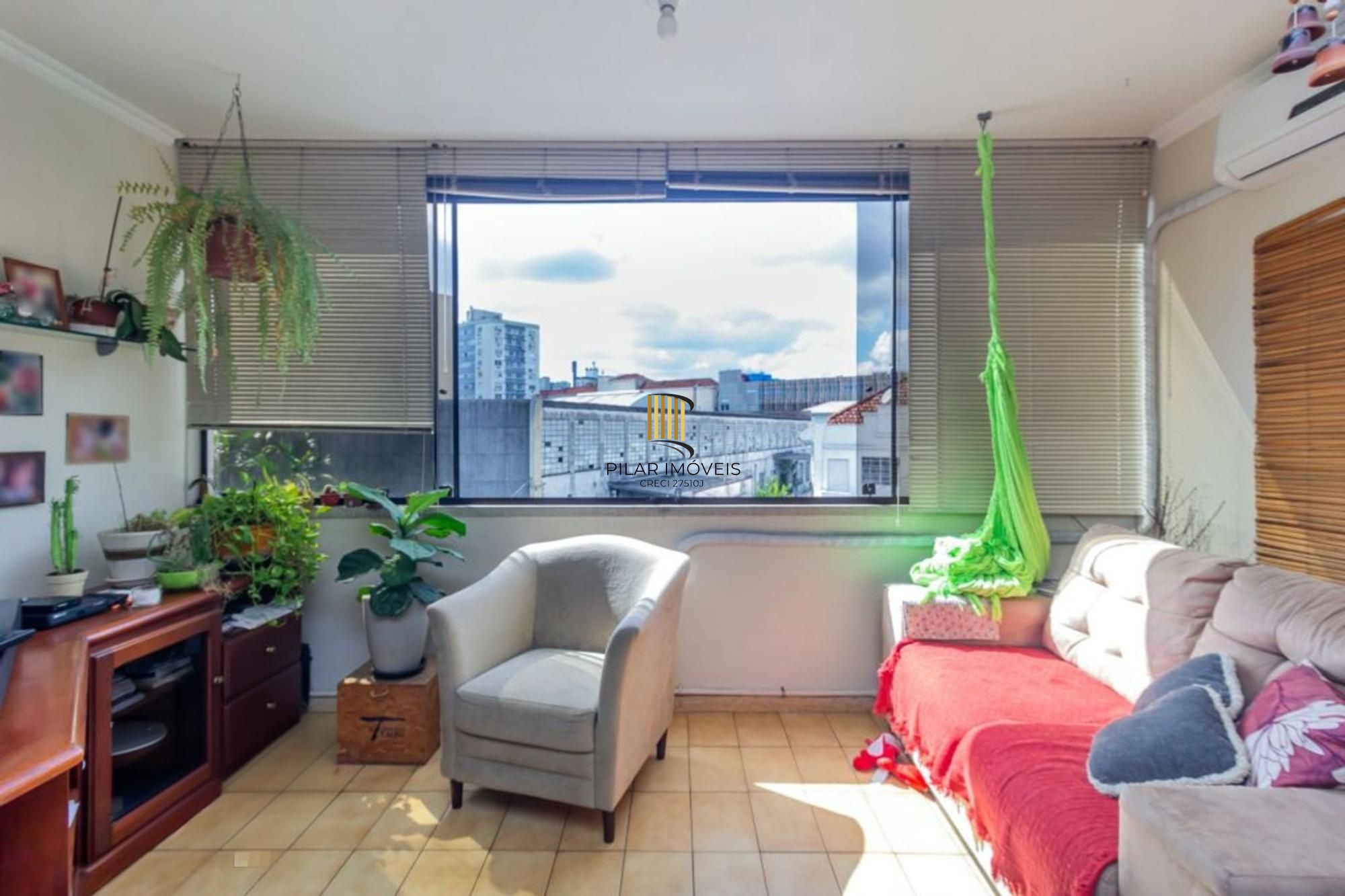 Apartamento Ensolarado com 80m² e Vaga Escriturada – bairro Santa Cecília