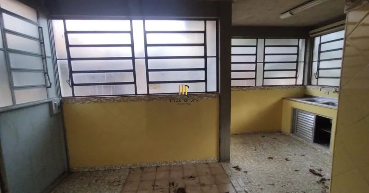 Casa com 3 Quartos e 3 banheiros à Venda, 120 m² por R$ 390.000