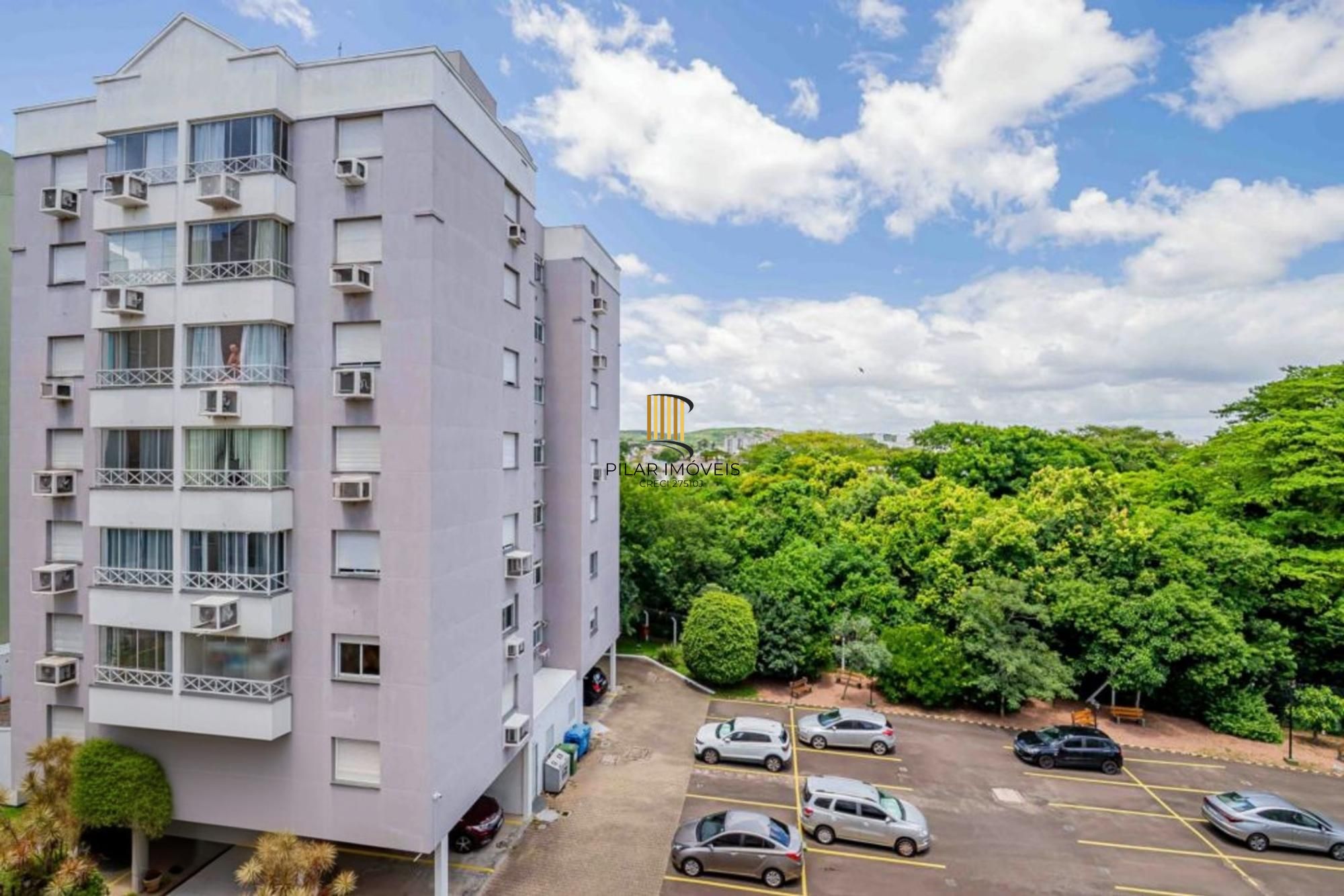 Apartamento semi mobiliado de 3 quartos, elevador, 1 vaga no bairro Cavalhada