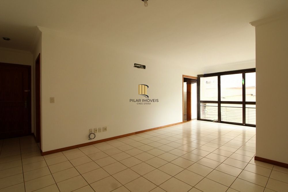 Apartamento com 2 quartos, 1 suíte e 1 vaga de garagem no Bairro Bom Fim.