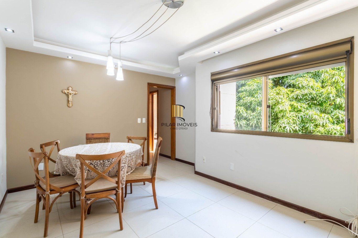 Apartamento com 2 dormitórios (1 suíte) e 1 vaga no Bairro Bela Vista