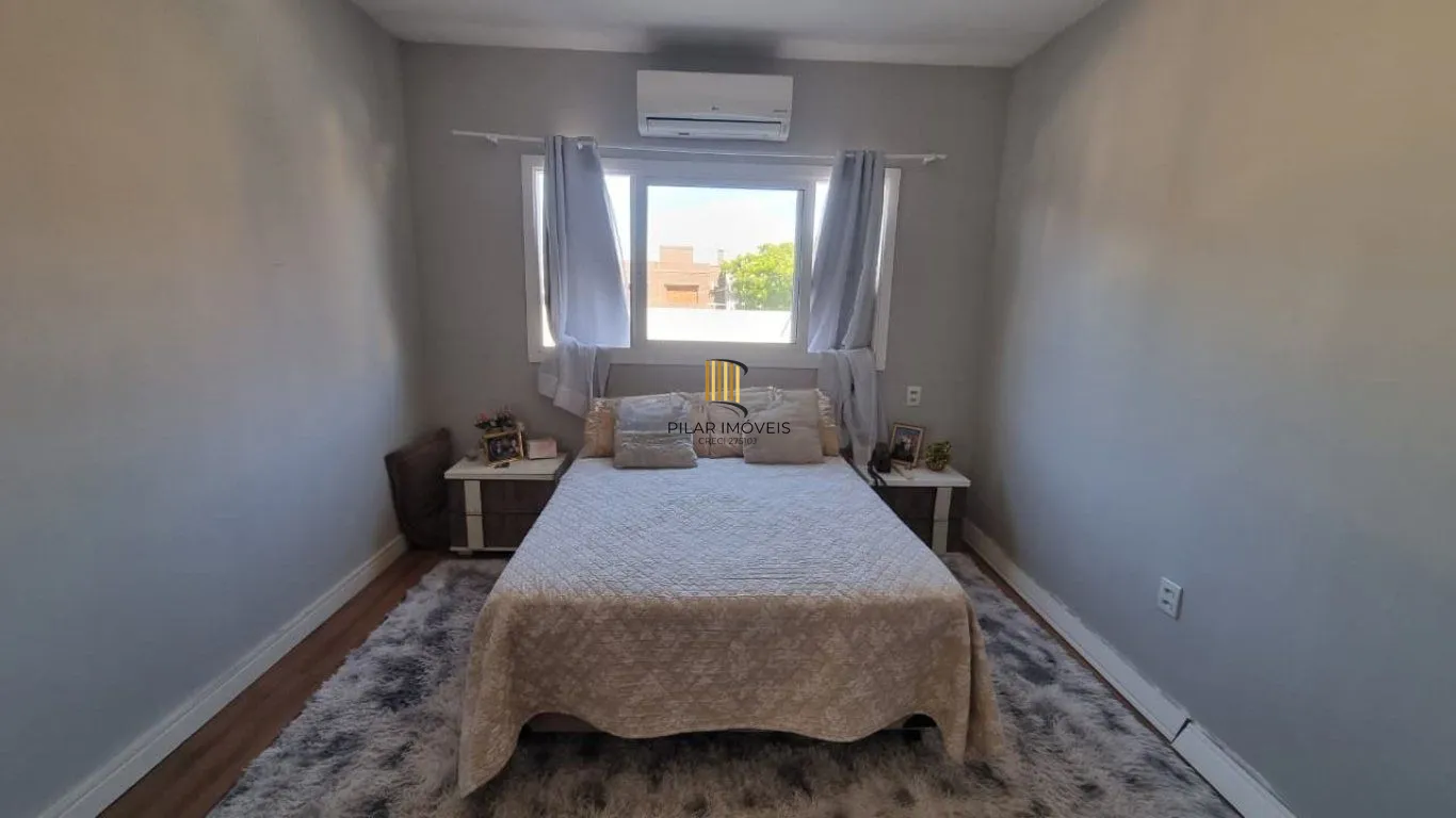 Casa de 2 dormitórios e 6 vagas de garagem em Canoas.