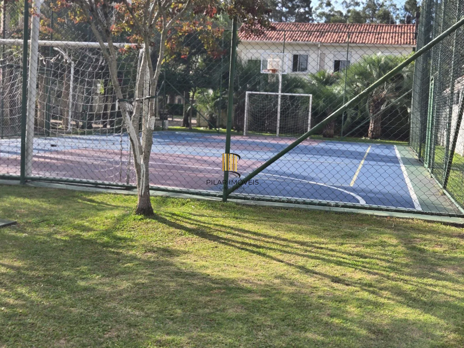 Casa de 2 dormitórios e 2 vagas de garagem em Canoas.