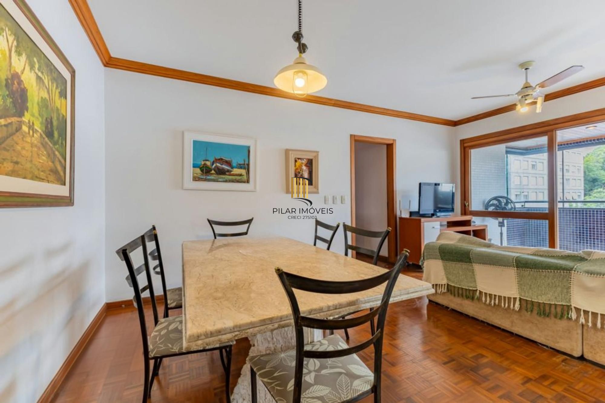 Apartamento com 3 quartos, 1 suíte, 3 vagas e elevador no Bairro São João.