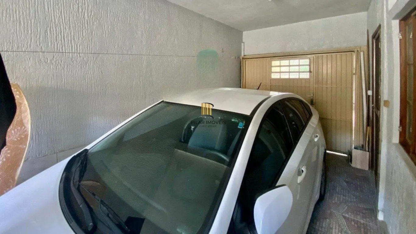 Casa de 2 dormitórios e 2 vagas de garagem em Canoas.