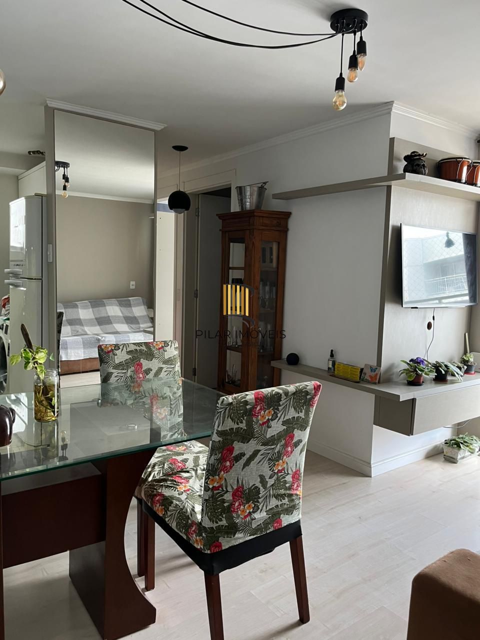 Apartamento de 2 dormitórios e 1 vaga de garagem em Canoas.