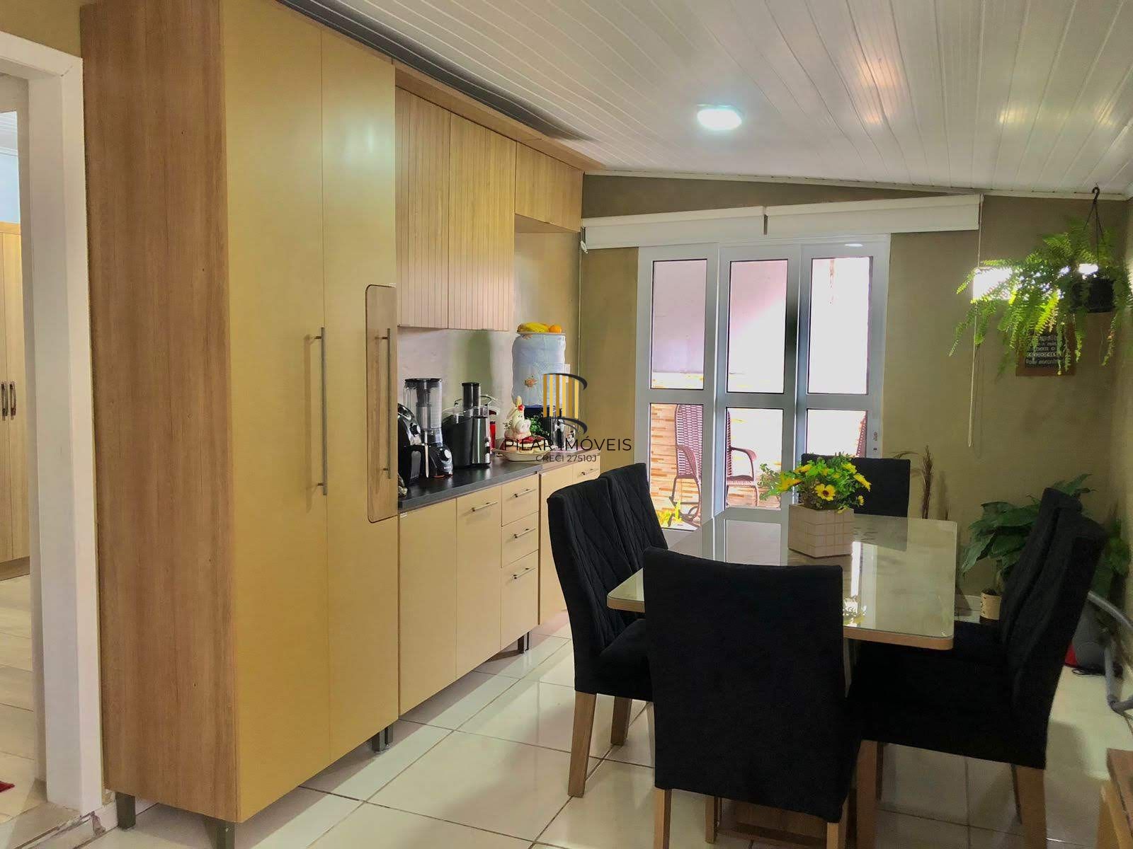 Casa com Piscina à Venda na Vila Elsa – 3 Dorms e Garagem Coberta
