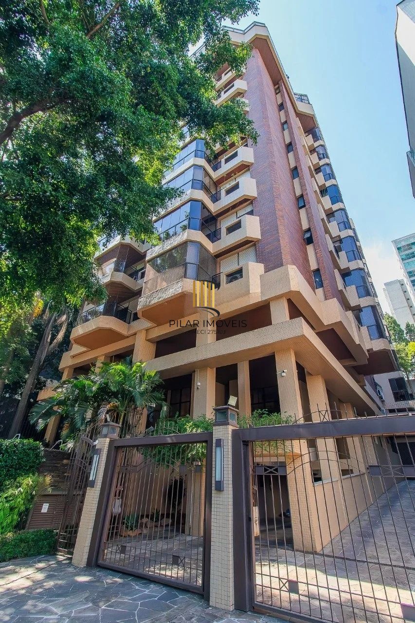 Cobertura de 3 quartos com piscina e 2 vagas no Bairro Mont Serrat.