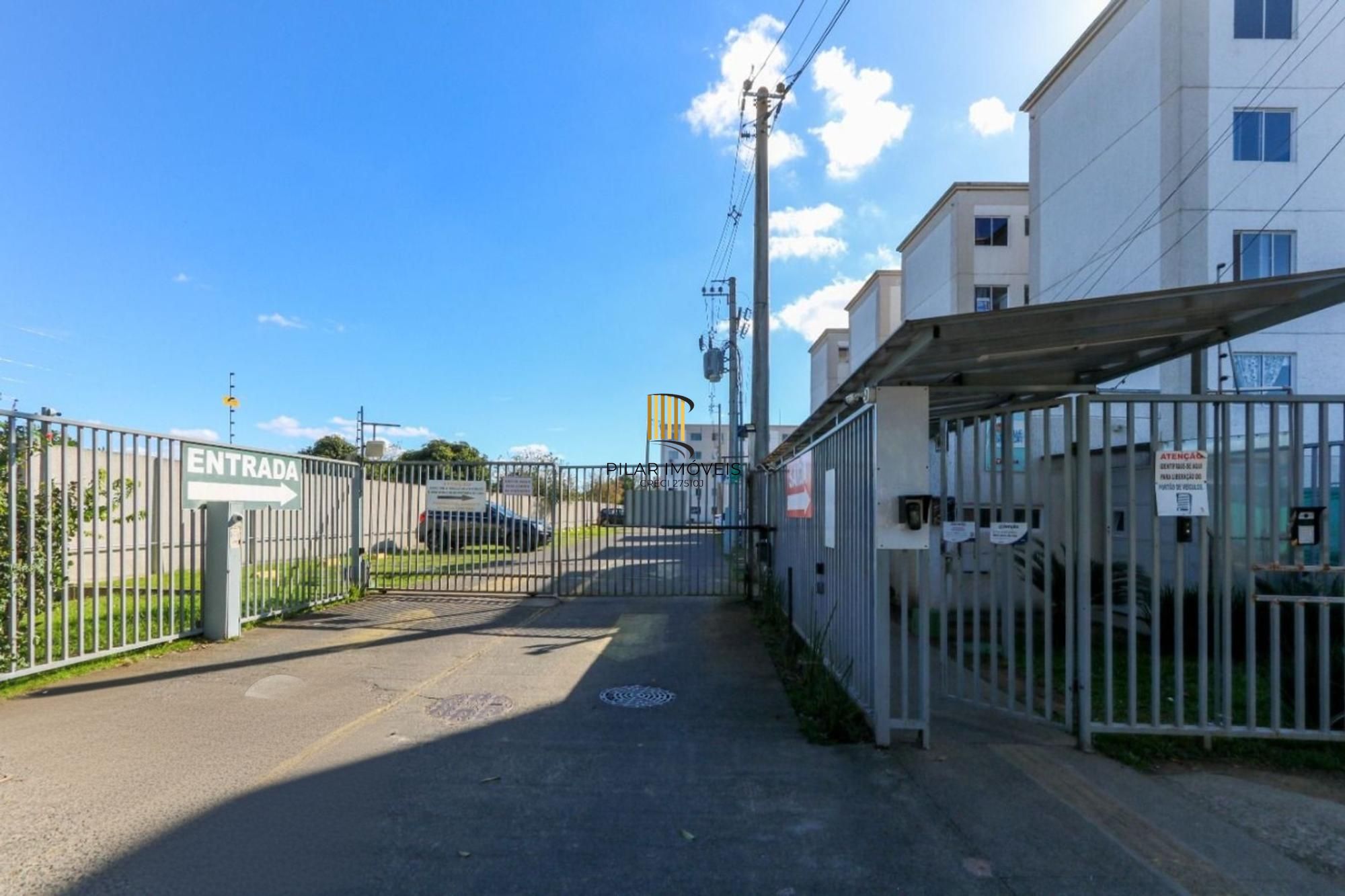 Apartamento com 1 dormitório e com 1 vaga de garagem em Canoas.