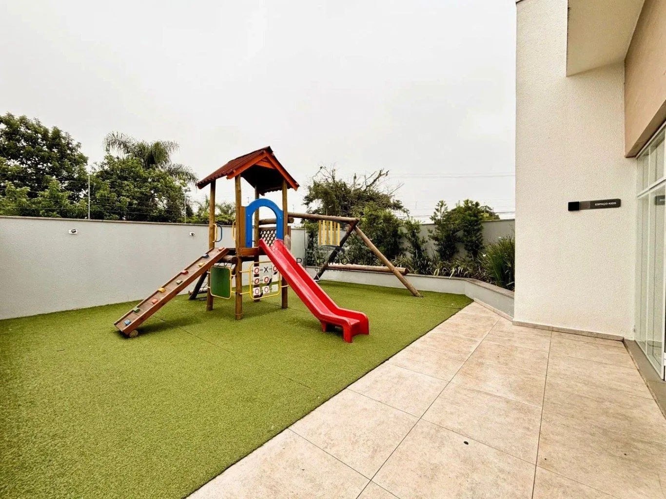 Apartamento de 2 dormitórios, elevador de 1 vaga de garagem em Canoas.