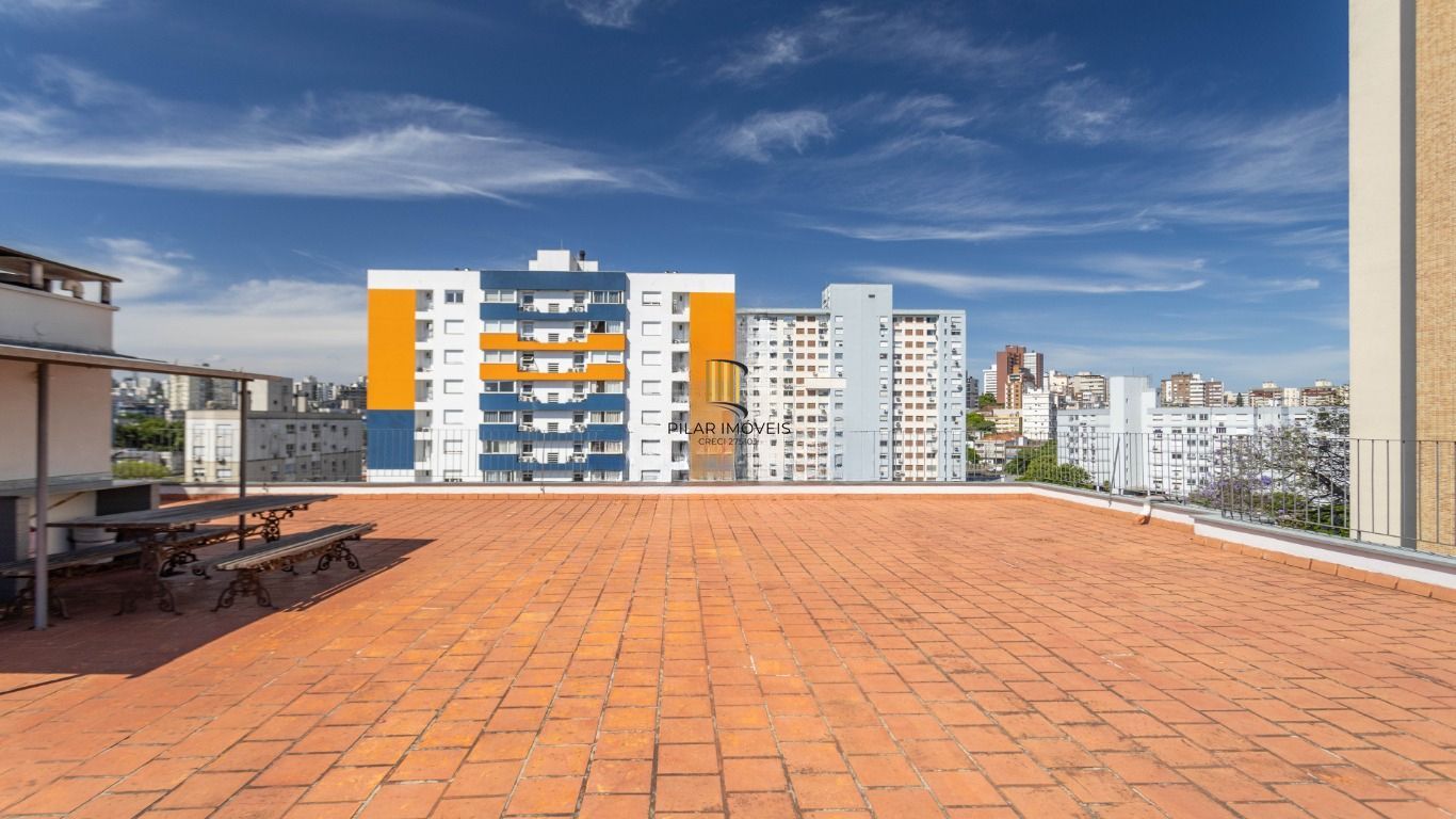 Apartamento com 2 dormitórios e 1 vaga de garagem no Bairro Santana
