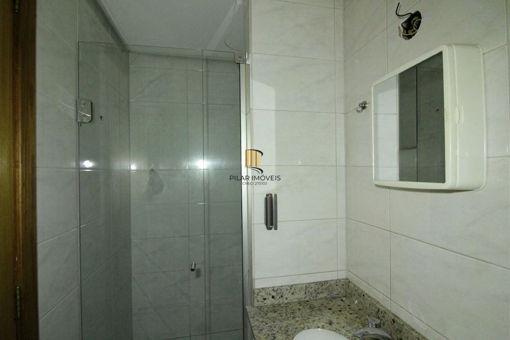 Apartamento com 2 quartos, 1 suíte e 1 vaga de garagem no Bairro Bom Fim.