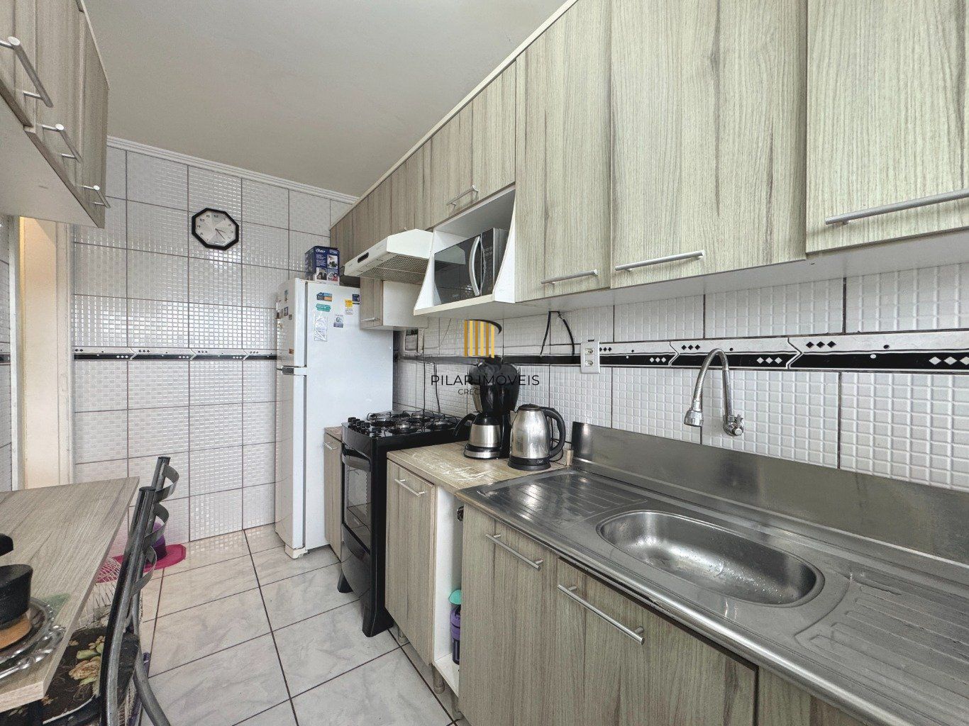 Apartamento com  2 dormitórios e com 1 vaga de garagem em Canoas.