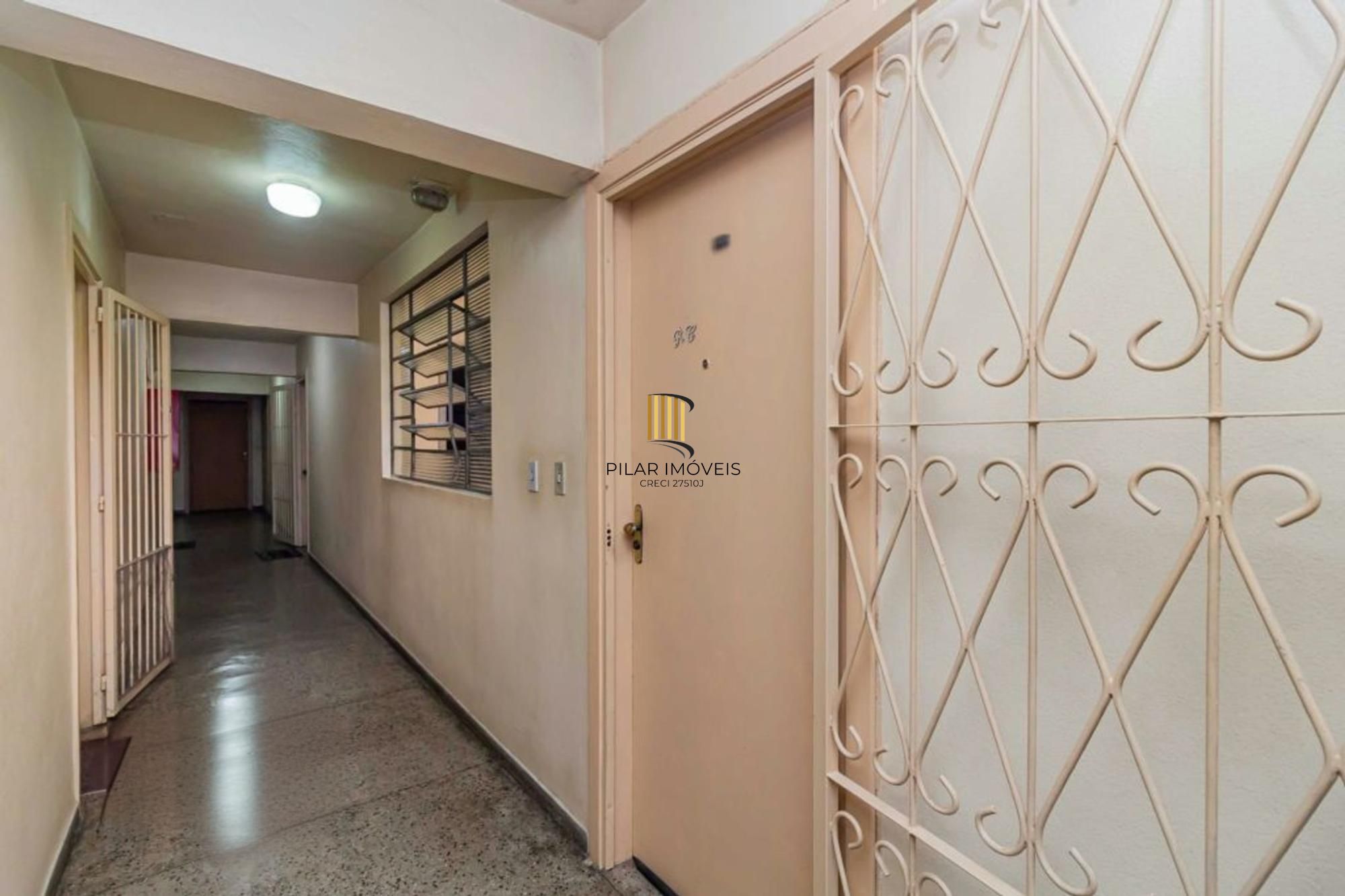 Apartamento com 2 quartos, elevador semi mobiliado no bairro Floresta.