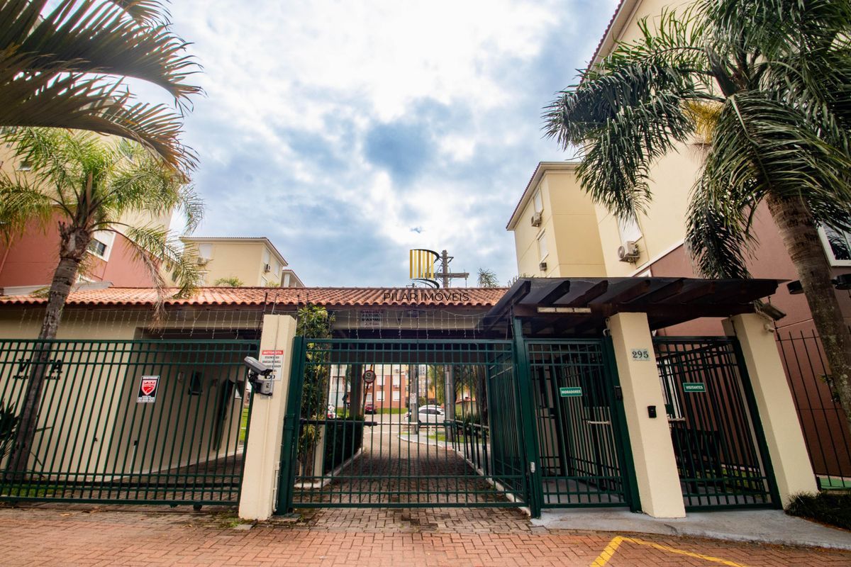 Apartamento com 67m², 3 dormitórios com vaga de garagem no bairro Morro Santana