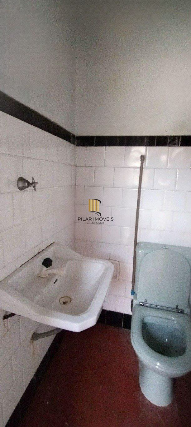 Casa com 4 quartos e 4 vagas de garagem no Bairro Jardim Lindóia