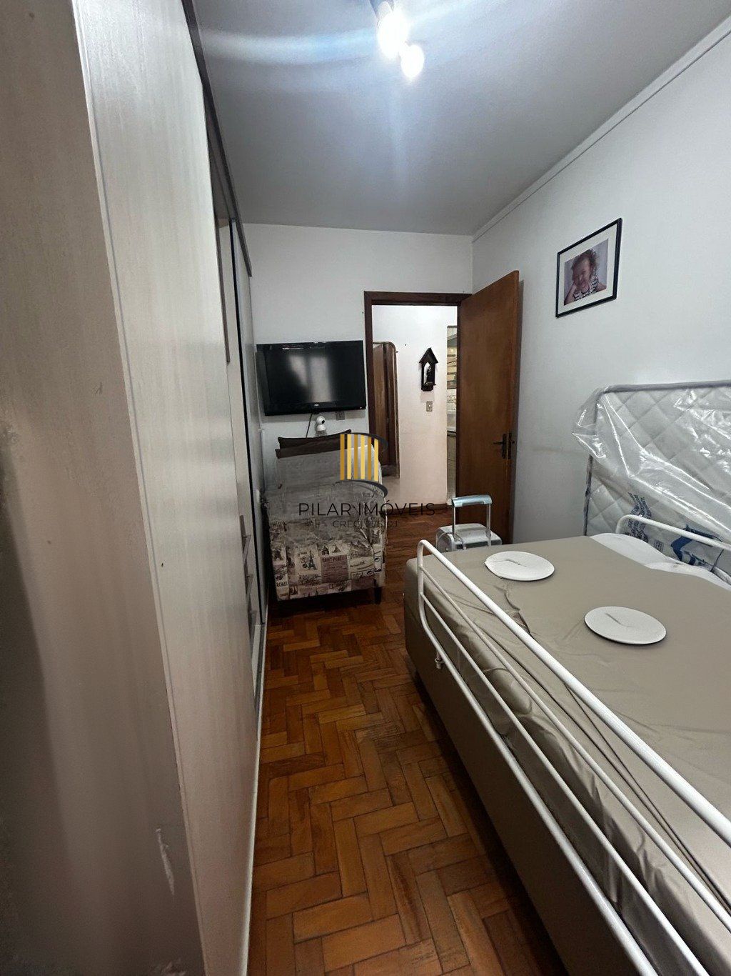 Apartamento à venda terreo com pátio  2 dormitórios no bairro Menino Deus