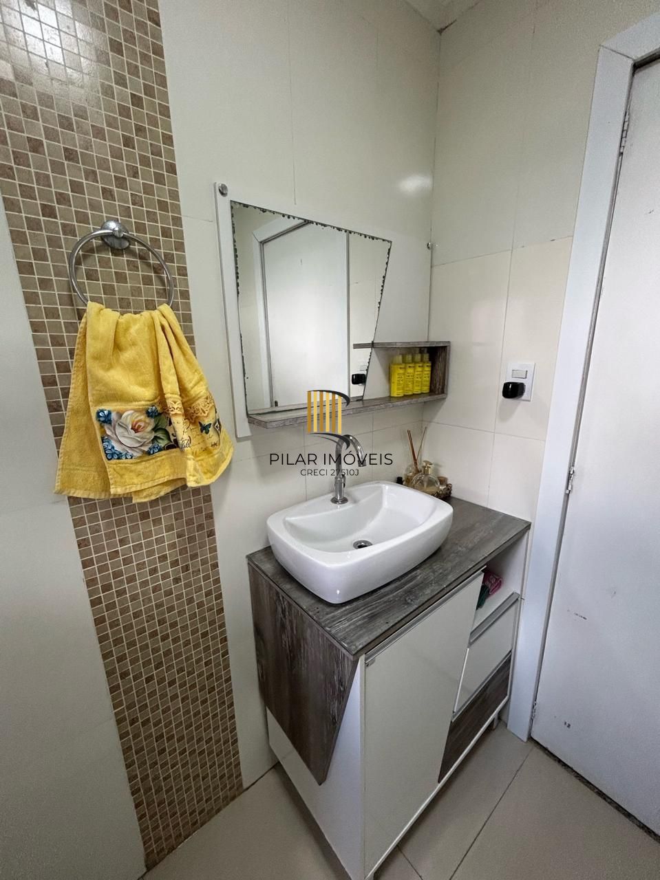 Casa com 4 dormitórios  em Gravataí
