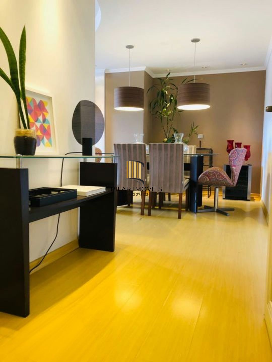 Apartamento de 3 dormitórios, 2 vagas, elevador no bairro Jardim Botânico