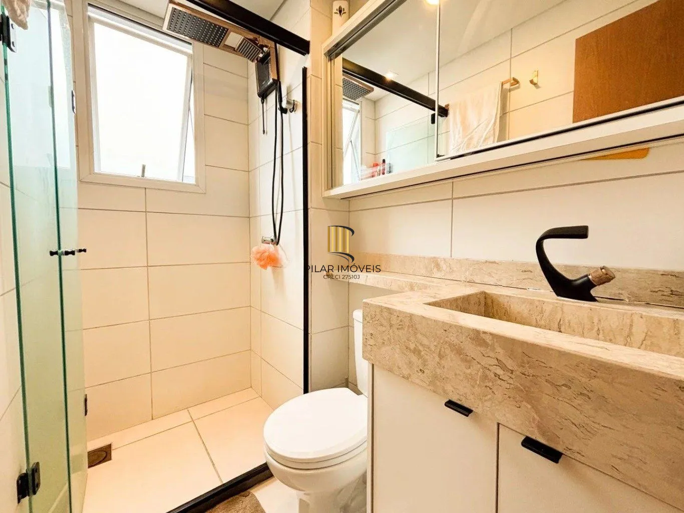 Apartamento de 2 dormitórios, elevador de 1 vaga de garagem em Canoas.