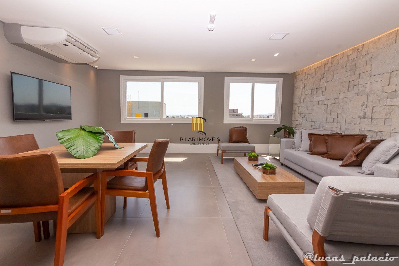 Apartamento com 1  Dormitório com piscina e Elevador no Centro de Canoas.