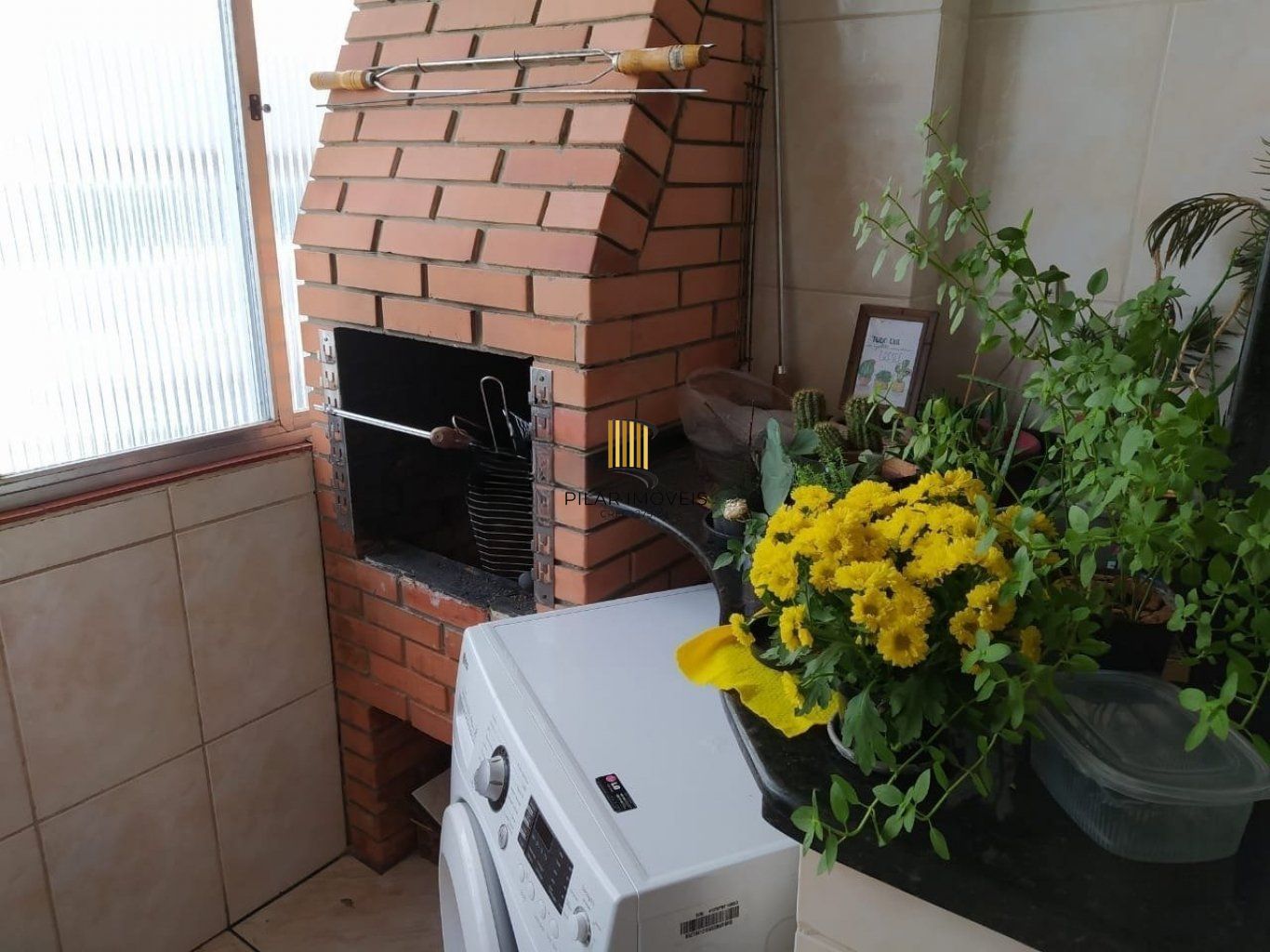 Apartamento de 2 dormitórios no bairro Menino Deus