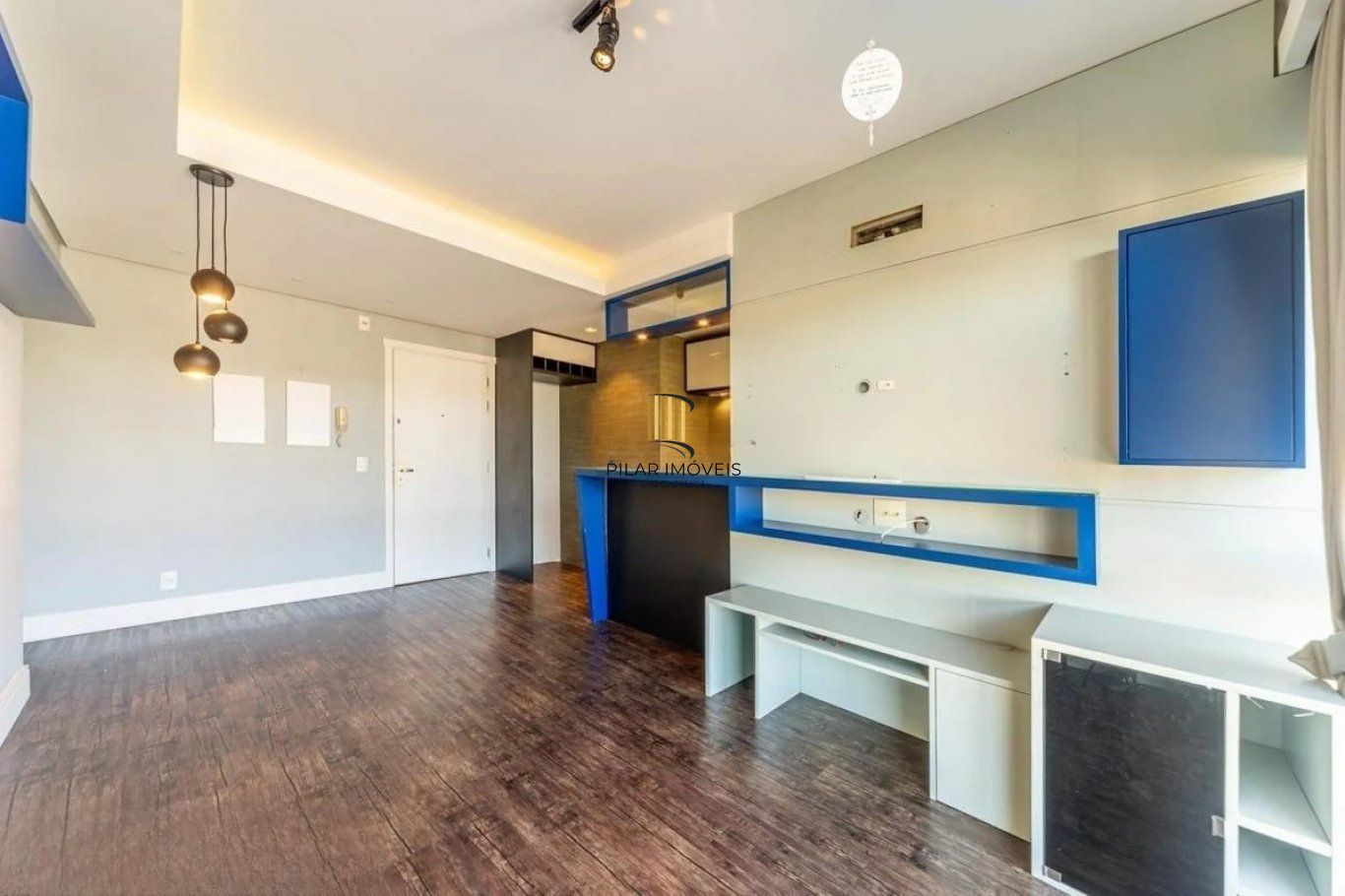 Apartamento 2 Dormitórios, Suíte, 2 vagas e elevador no Passo da Areia