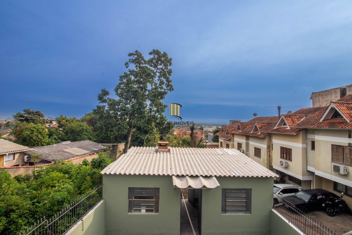 Casa com 3 dormitórios no Bairro Jardim Floresta