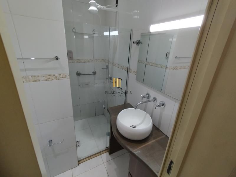 Apartamento 2 dormitórios, 1 vaga, churrasqueira e elevador no Cristo Redentor.