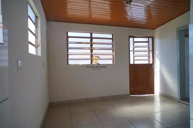 Casa de 3 dormitórios no bairro passo das Padras Porto Alegre.