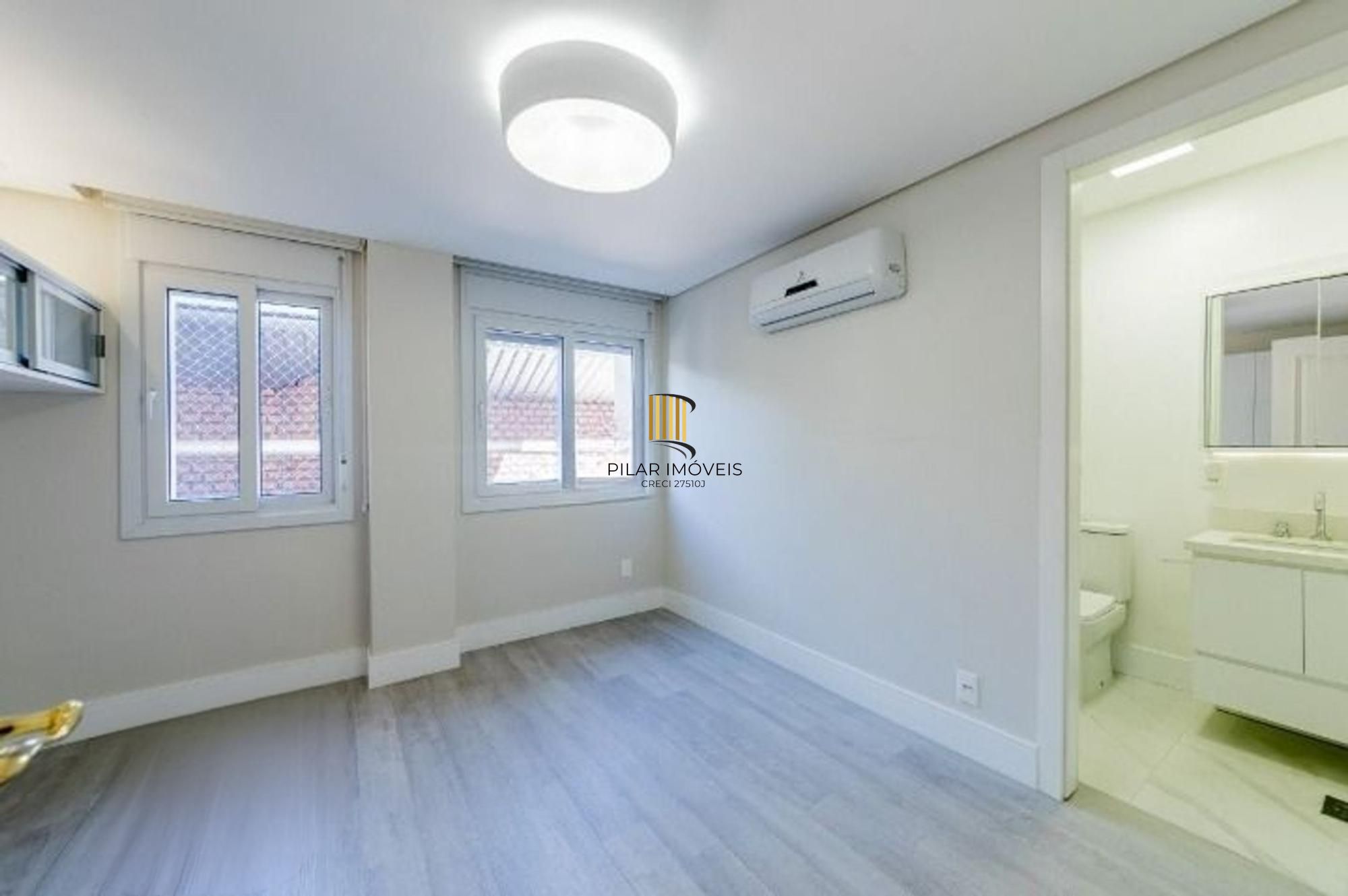 Casa em Condomínio com 5 quartos e 390m² à venda em Boa Vista, Porto Alegre.