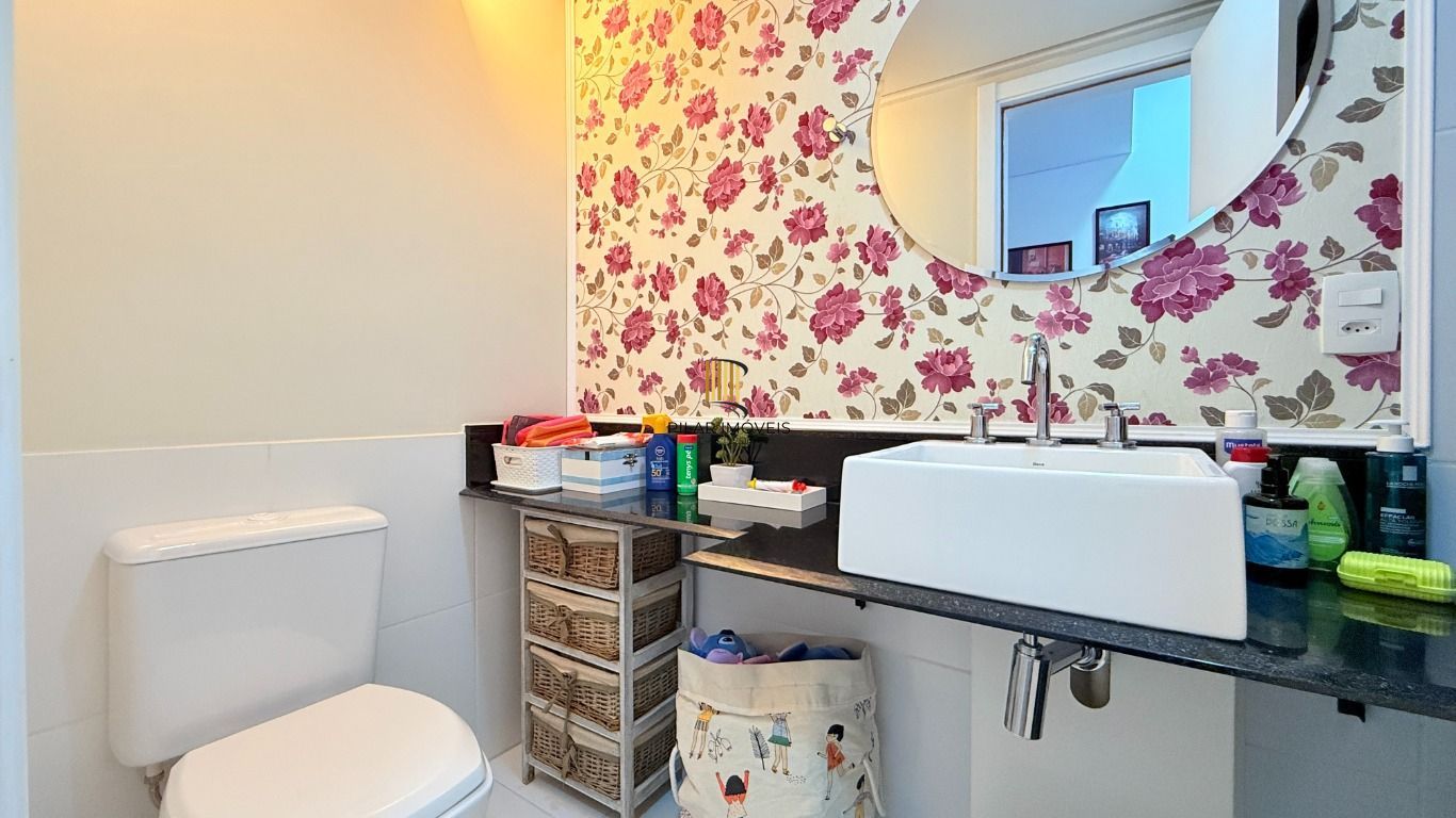Apartamento 2 dormitórios, churrasqueira, 1 vaga, elevador na Rua General Lima e Silva.
