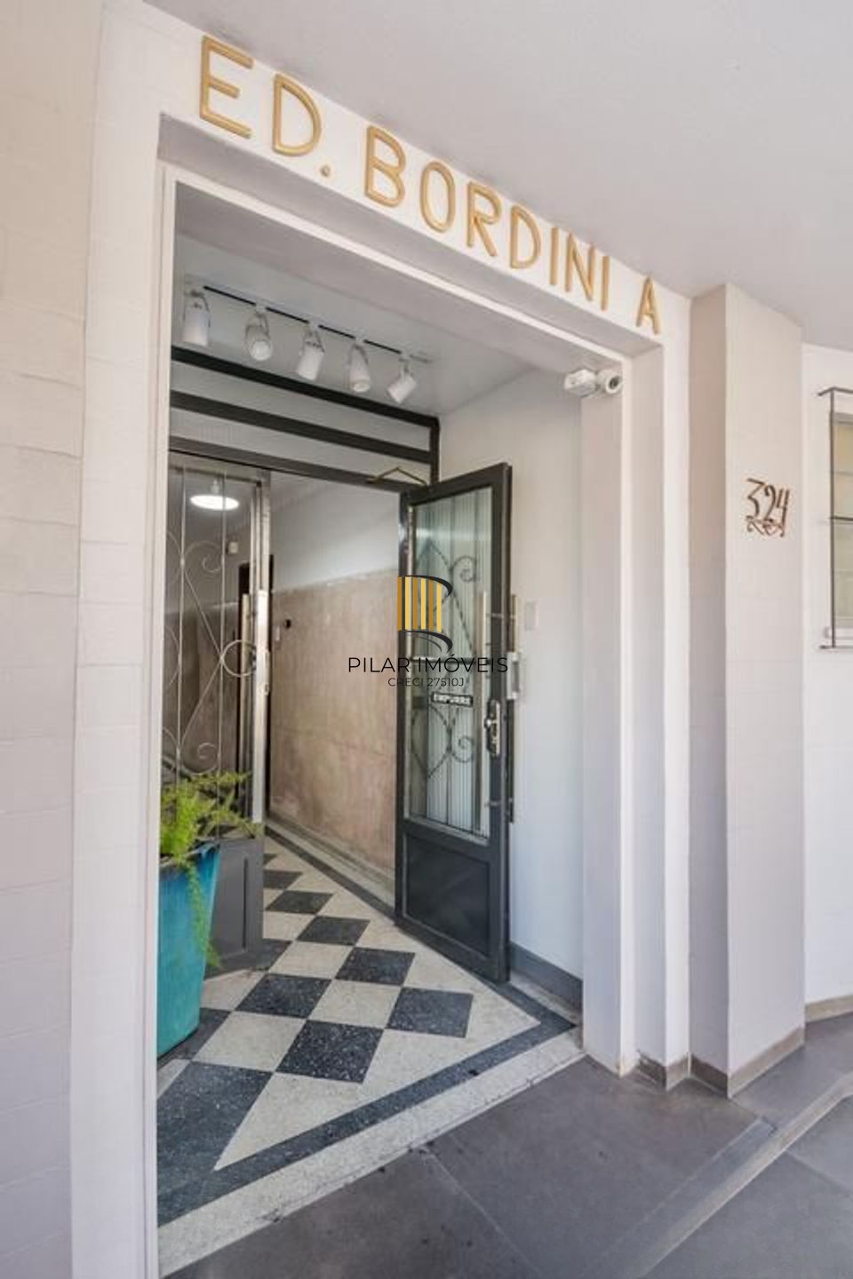 Casa com 3 dormitórios no Bairro Auxiliadora