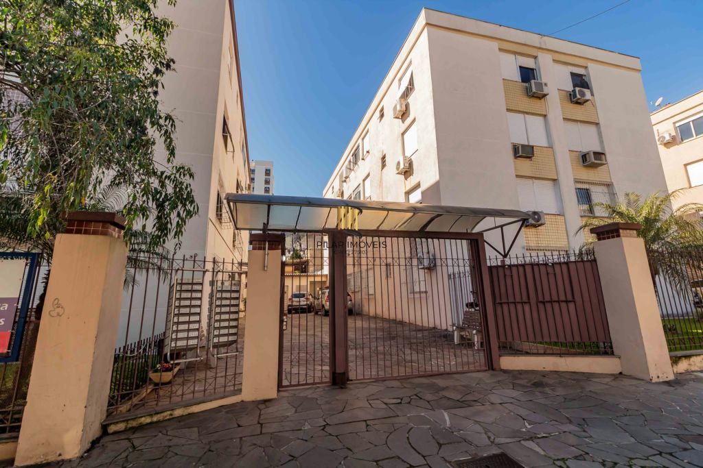 Apartamento com 2 quartos e 58m² à venda em Passo da Areia, Porto Alegre.